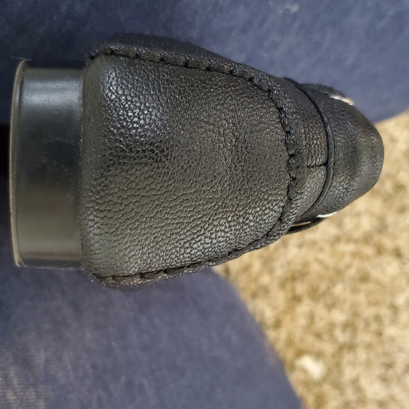 Shoes - Picture 6 of 7